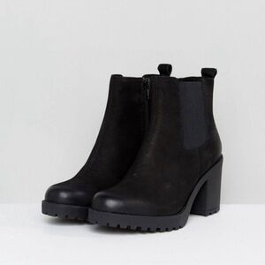 Vagabond Grace Platform Ankle Boots 38 Black Nubuck w/ Treaded Rubber Heel